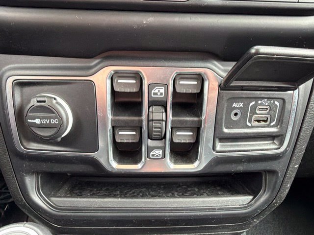 Certified 2020 Jeep Wrangler Unlimited Sahara w/ LED Lighting Group AWD/4WD image 26