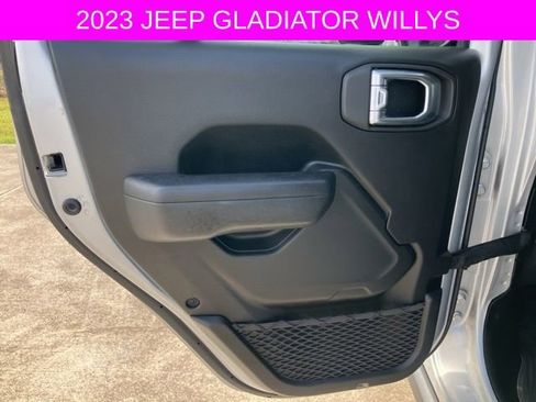 Used 2023 Jeep Gladiator Willys image 19