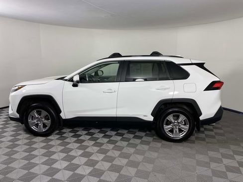 Used 2025 Toyota RAV4 XLE w/ Convenience Package AWD/4WD image 5
