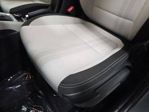 Used 2025 Hyundai Venue SEL FWD image 27