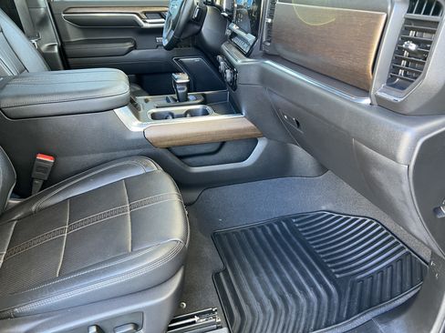 Used 2024 Chevrolet Silverado 1500 High Country w/ High Country Premium Package AWD/4WD image 23