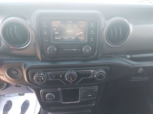 Used 2019 Jeep Wrangler Sport AWD/4WD image 16