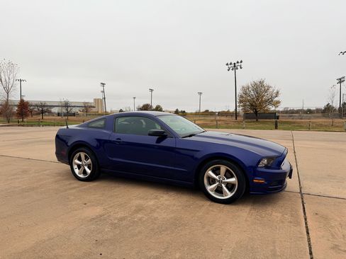 Used 2014 Ford Mustang Coupe image 27