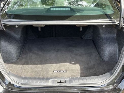 Used 2025 Nissan Altima 2.5 SV FWD image 32