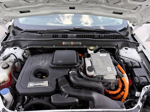 Used 2020 Ford Fusion SE FWD image 38