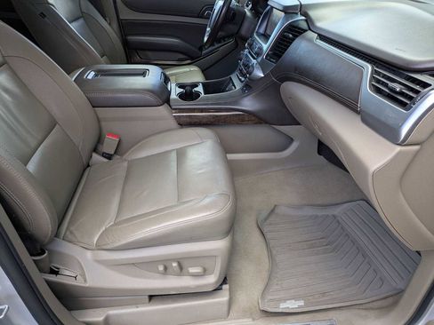 Used 2019 Chevrolet Suburban LT w/ Luxury Package image 22