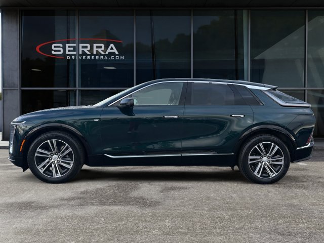 Used 2024 Cadillac Lyriq Luxury w/ LPO, Floor Liner Package AWD/4WD image 2