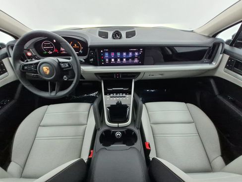 New 2026 Porsche Cayenne Coupe AWD/4WD image 15