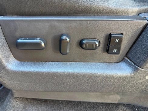 Used 2014 Ford F150 Lariat w/ Lariat Chrome Package image 22