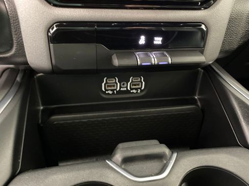 Used 2024 RAM 1500 Laramie image 22