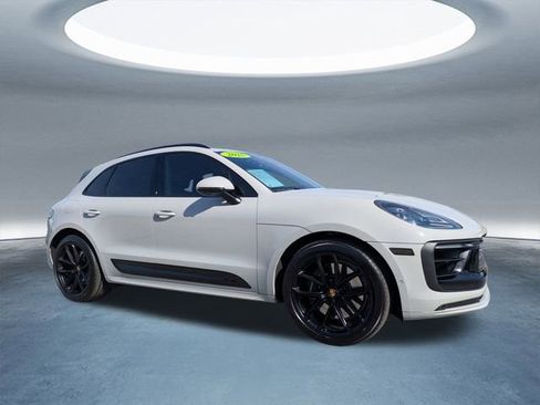 Used 2025 Porsche Macan GTS image 2