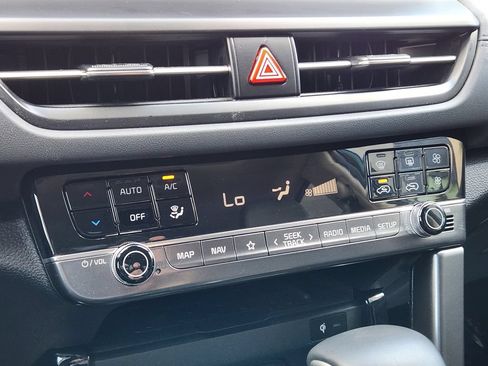 Certified 2025 Kia Seltos EX w/ EX Sunroof Package AWD/4WD image 27