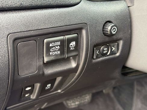 Used 2012 Lexus IS 250C image 5