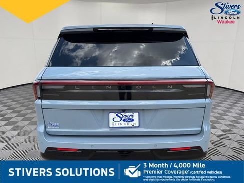 Used 2025 Lincoln Navigator Reserve w/ Jet Appearance Package AWD/4WD image 8