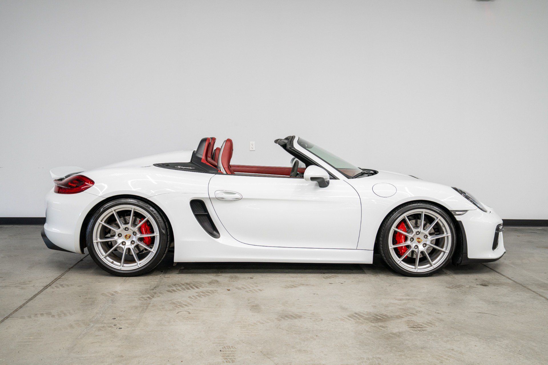 Used 2016 Porsche Boxster Spyder RWD image 46