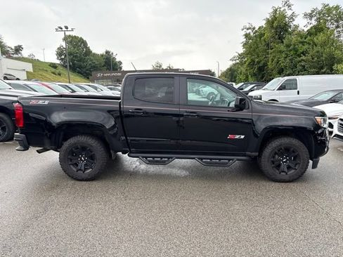 Used 2017 Chevrolet Colorado Z71 w/ Z71 Midnight Edition AWD/4WD image 6