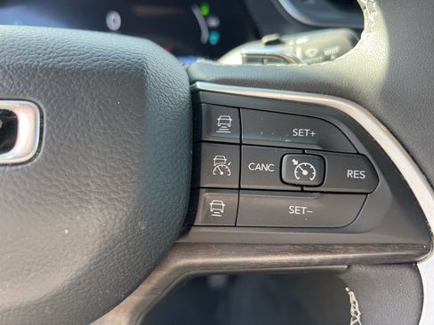 Used 2024 Jeep Grand Cherokee Limited 4xe image 12