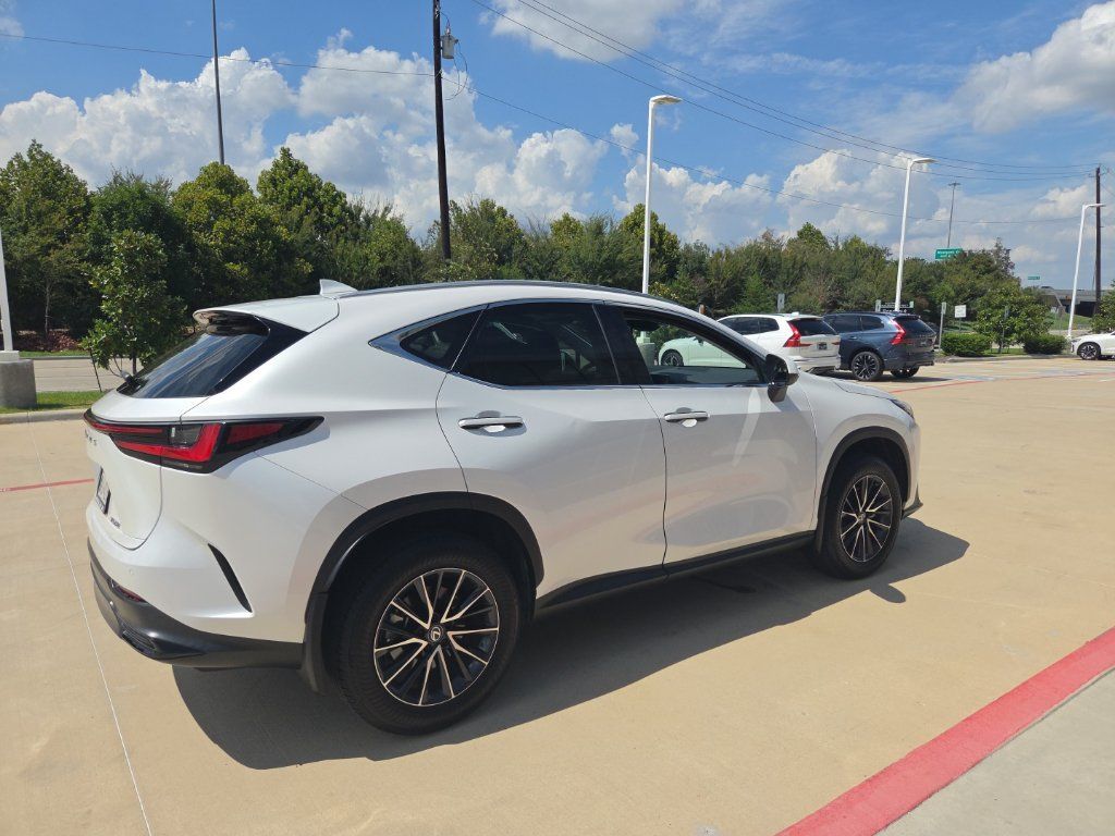 Used 2024 Lexus NX 250 FWD image 9
