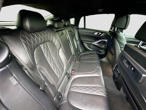 Used 2020 BMW X6 M50i image 30