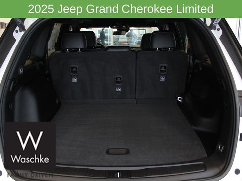 New 2025 Jeep Grand Cherokee Limited w/ Trailer Tow Package image 16