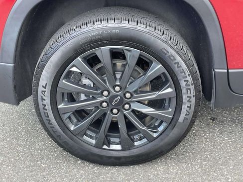 Used 2023 Chevrolet Traverse RS image 9