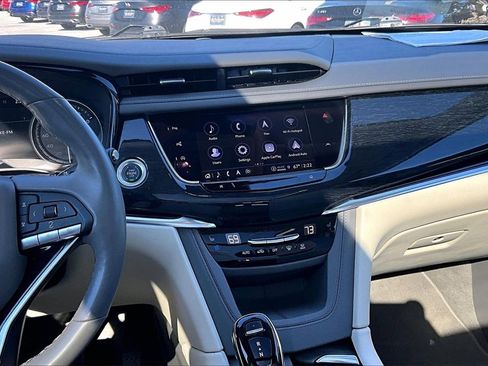 Used 2023 Cadillac XT6 Premium Luxury w/ Technology Package image 9