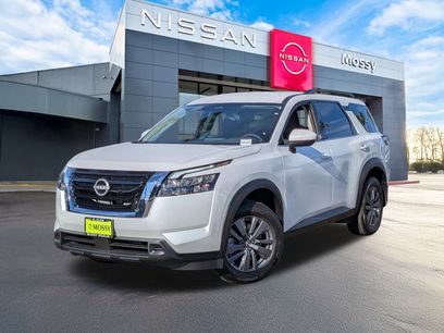 New 2025 Nissan Pathfinder SV
