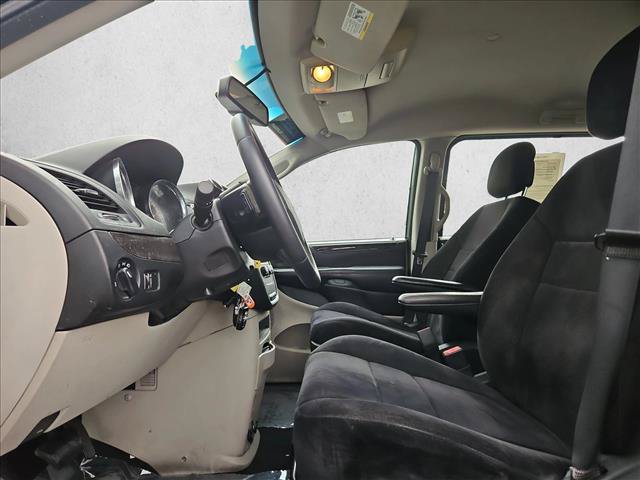 Used 2013 Dodge Grand Caravan American Value Package w/ UConnect Hands-Free Group FWD image 14