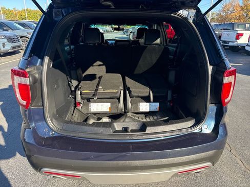 Used 2016 Ford Explorer XLT w/ Equipment Group 202A image 11