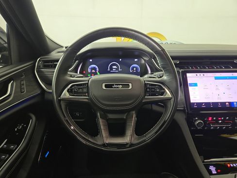 Used 2022 Jeep Grand Cherokee L Overland w/ Advanced Protech Group III image 15