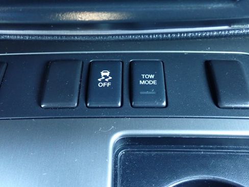 Used 2015 Nissan Armada SV AWD/4WD image 20
