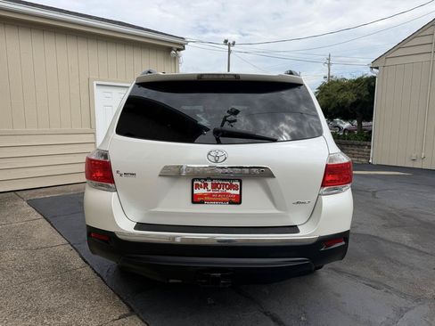 Used 2011 Toyota Highlander SE w/ Tow Pkg AWD/4WD image 13
