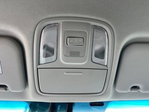 Used 2018 Kia Niro EX FWD image 30