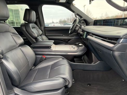 Used 2025 Lincoln Navigator L Reserve w/ Jet Appearance Package image 10