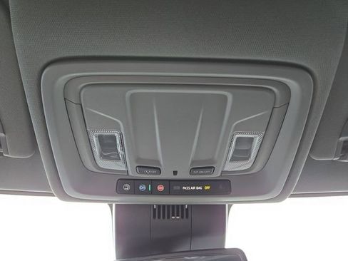 New 2026 GMC Sierra 1500 SLT image 32