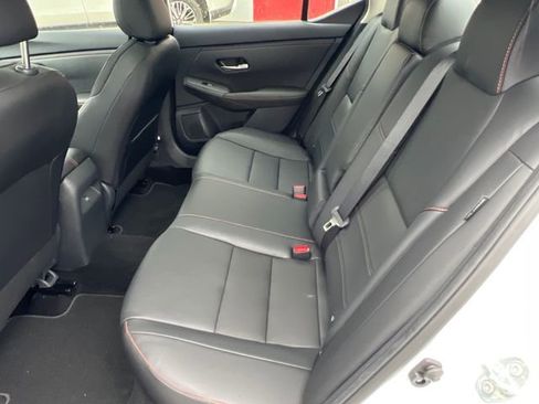 Used 2025 Nissan Sentra SR w/ SR Premium Package FWD image 25