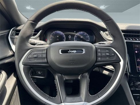 New 2025 Jeep Grand Cherokee L Altitude image 15