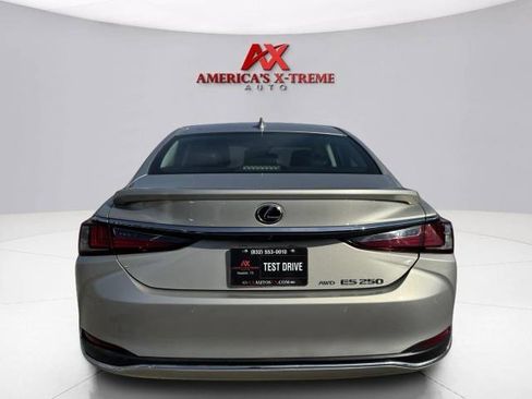 Used 2021 Lexus ES 250 w/ Premium Package AWD/4WD image 4