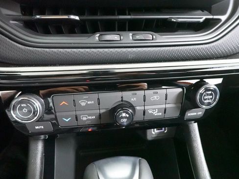 New 2026 Jeep Compass Latitude AWD/4WD image 15