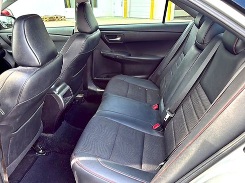 Used 2016 Toyota Camry SE FWD image 8