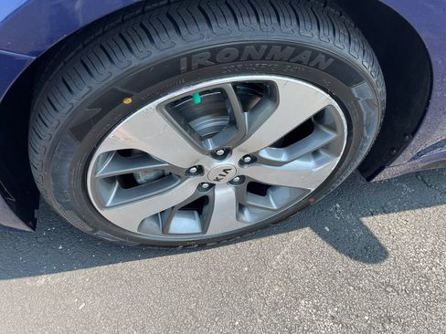 Used 2019 Kia Optima S w/ S Panoramic Sunroof Package FWD image 9