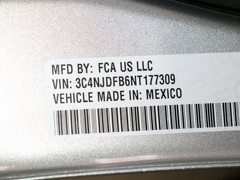 Used 2022 Jeep Compass Latitude image 38