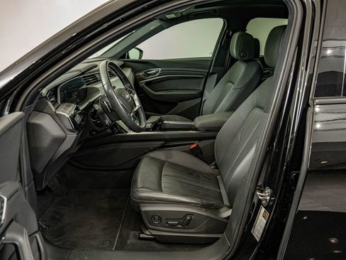 Used 2022 Audi e-tron Premium w/ Convenience Plus Package AWD/4WD image 30