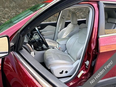 Used 2021 Jeep Cherokee Latitude Lux FWD image 23
