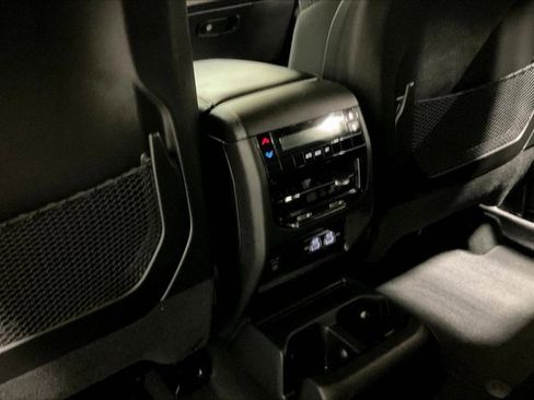 Used 2024 Jeep Grand Cherokee L Laredo w/ Luxury Tech Group I AWD/4WD image 35
