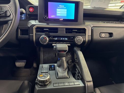 Certified 2026 Toyota Tacoma TRD Off-Road AWD/4WD image 20