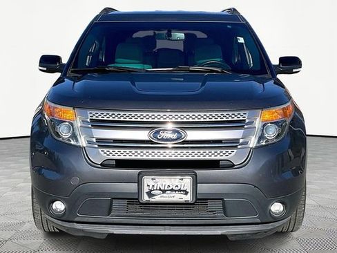 Used 2014 Ford Explorer XLT w/ Equipment Group 202A image 2