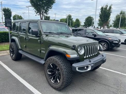 Used 2020 Jeep Wrangler Unlimited Sahara AWD/4WD image 2