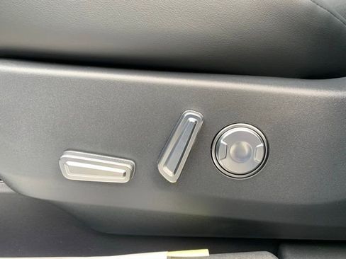 New 2026 Lincoln Nautilus Reserve w/ Jet Appearance Package image 13