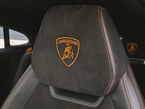 Used 2023 Lamborghini Urus Performante AWD/4WD image 34